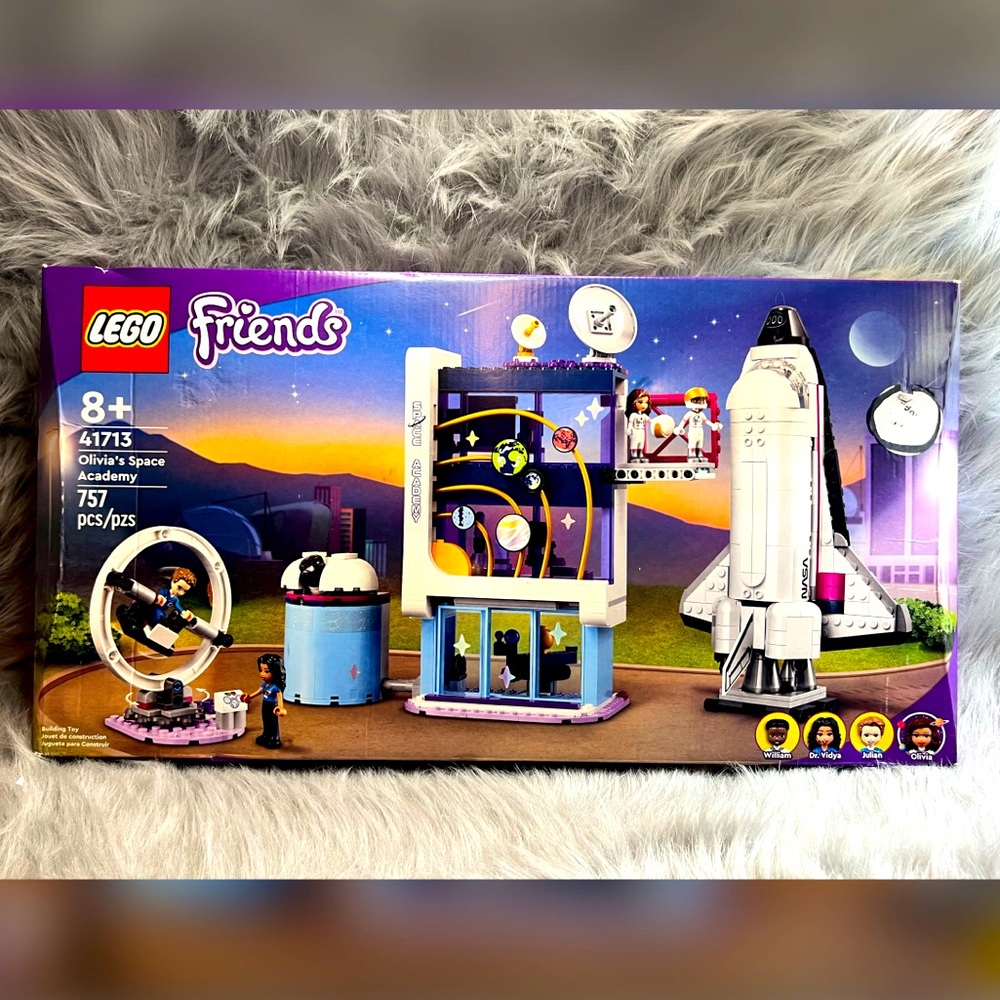 LEGO FRIENDS Olivia’s Space Academy!